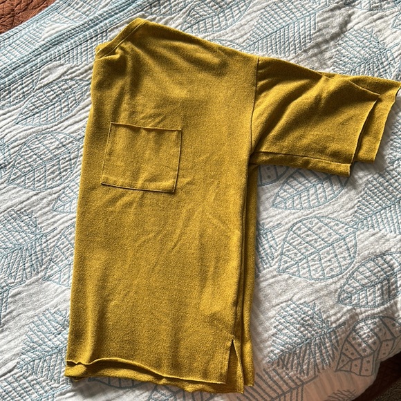 Altar'd State Top Medium Mustard Yellow Boxy Pocket Tee Short Sleeve Shirt Women - Picture 6 of 6